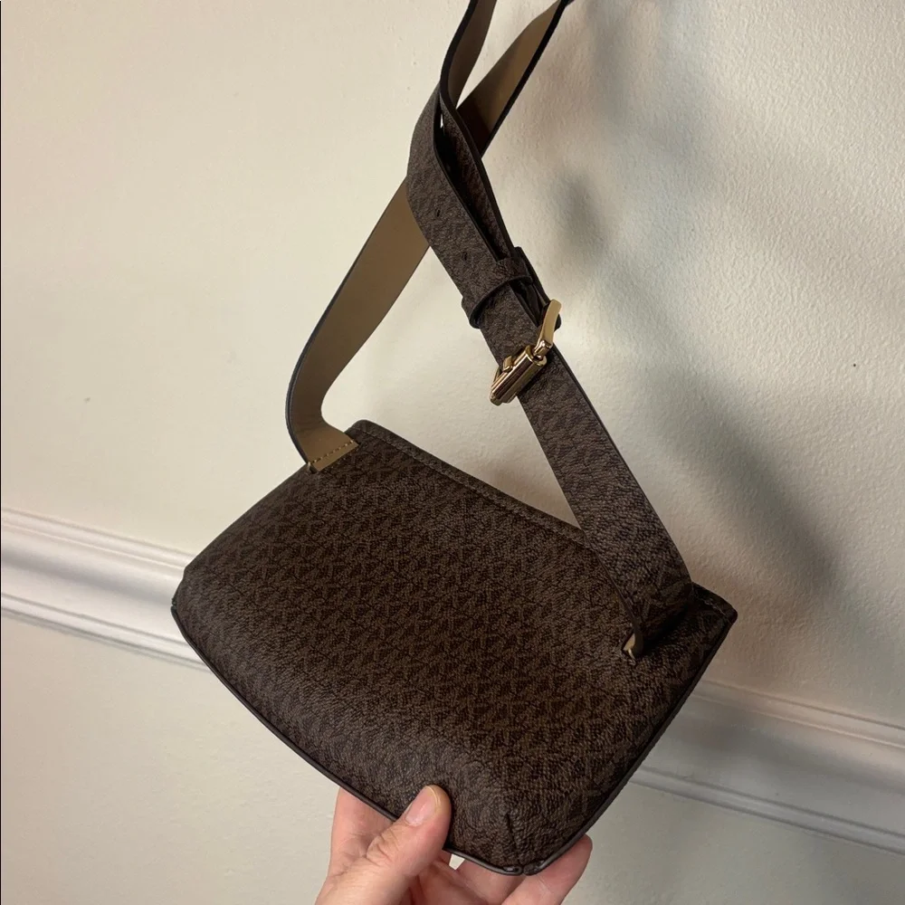 Michael Kors Monogram Crossbody Bag Brown Stripe Adjustable Belt Bag MK Signatu